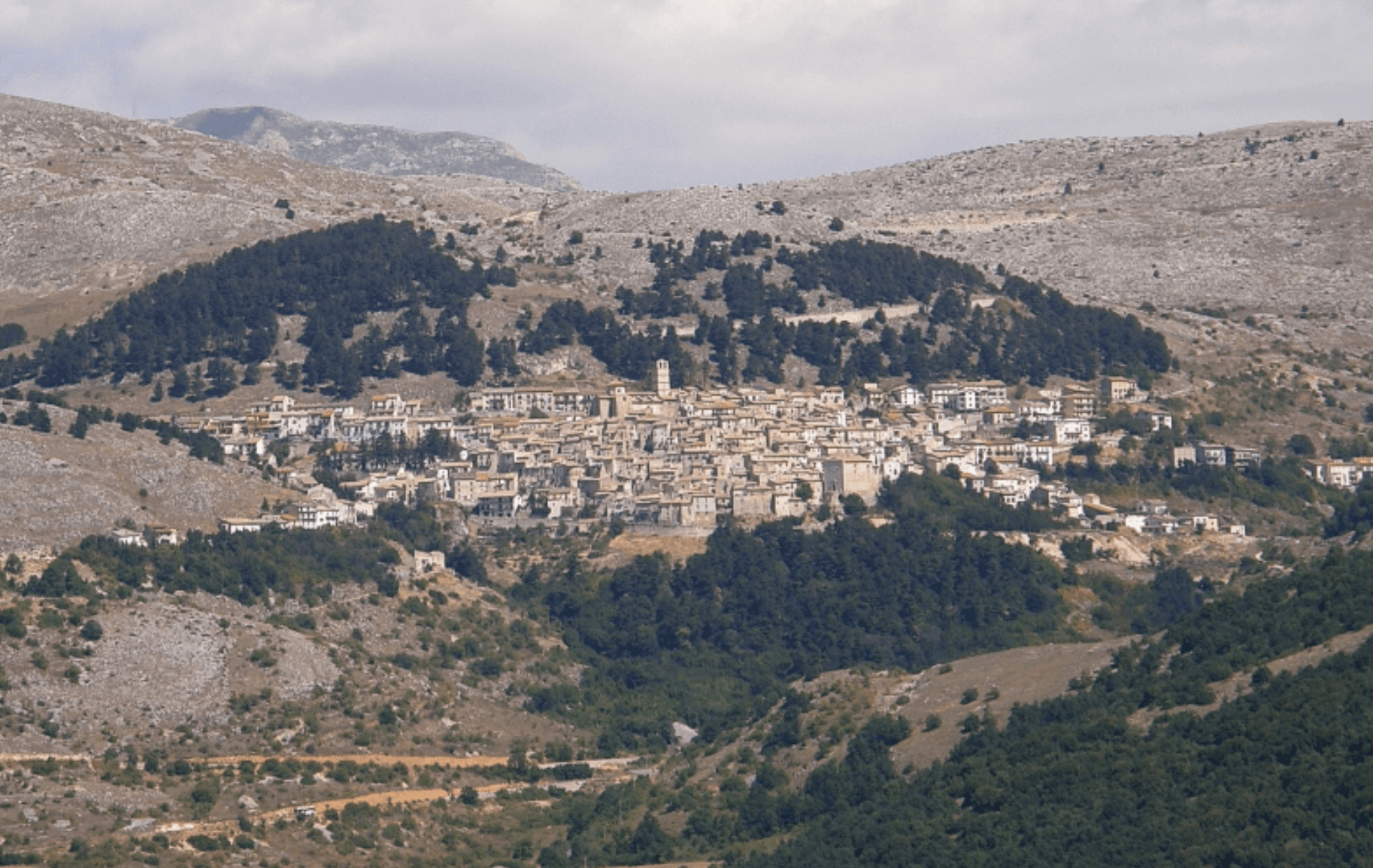 Castel del Monte — photo 2