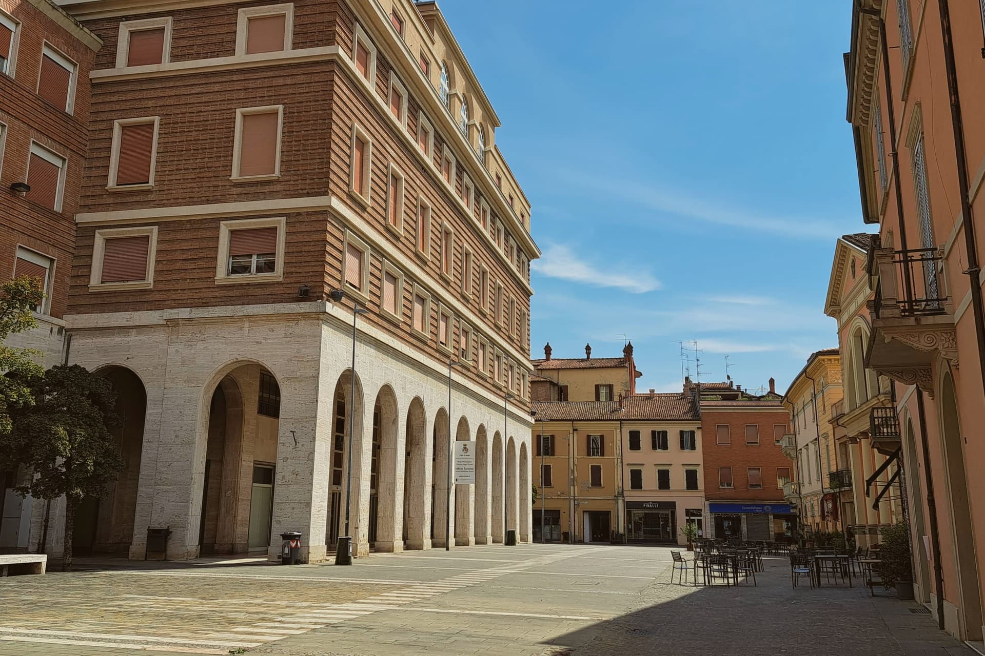Imola, photo 2
