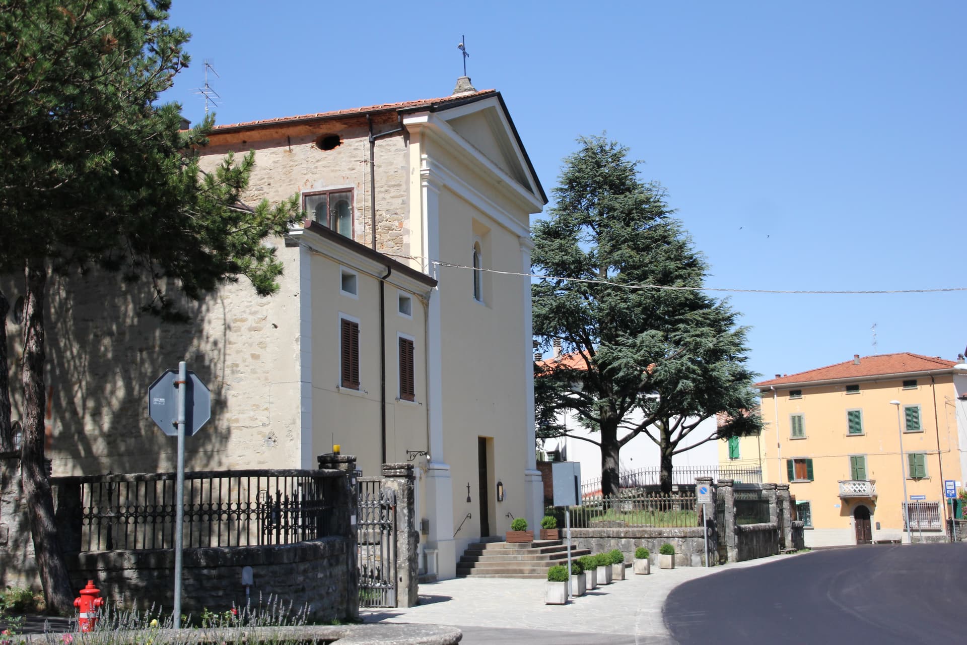 Portico e San Benedetto
