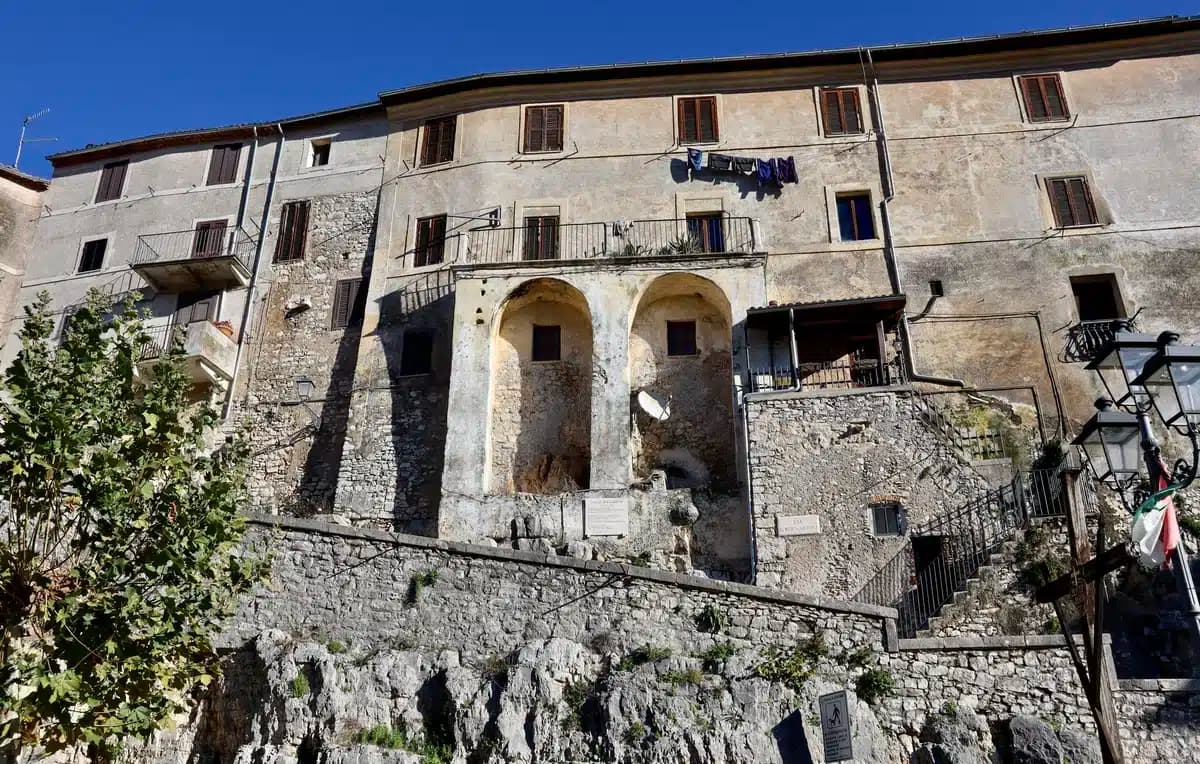 Bassiano — photo 2