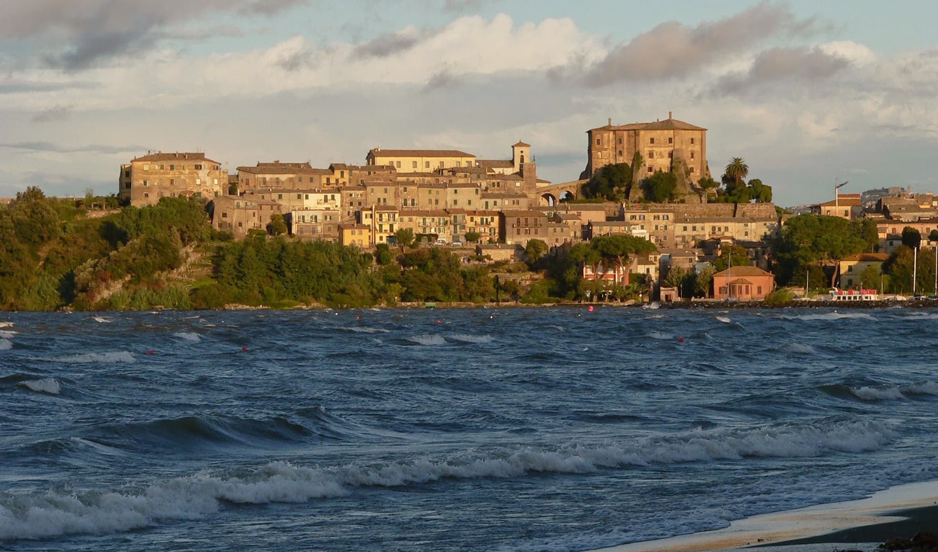 Capodimonte — photo 1