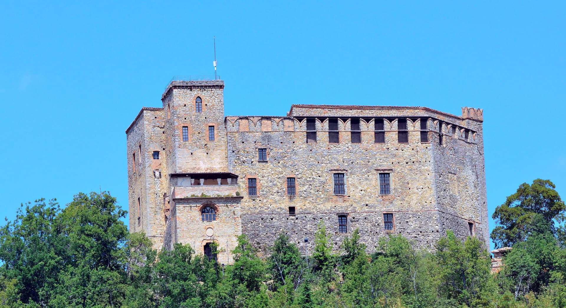 Zavattarello — photo 2