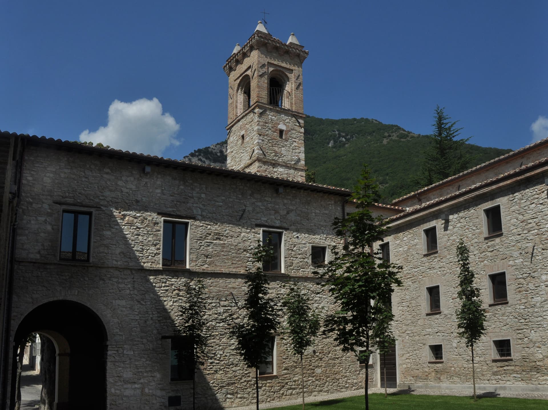 Esanatoglia