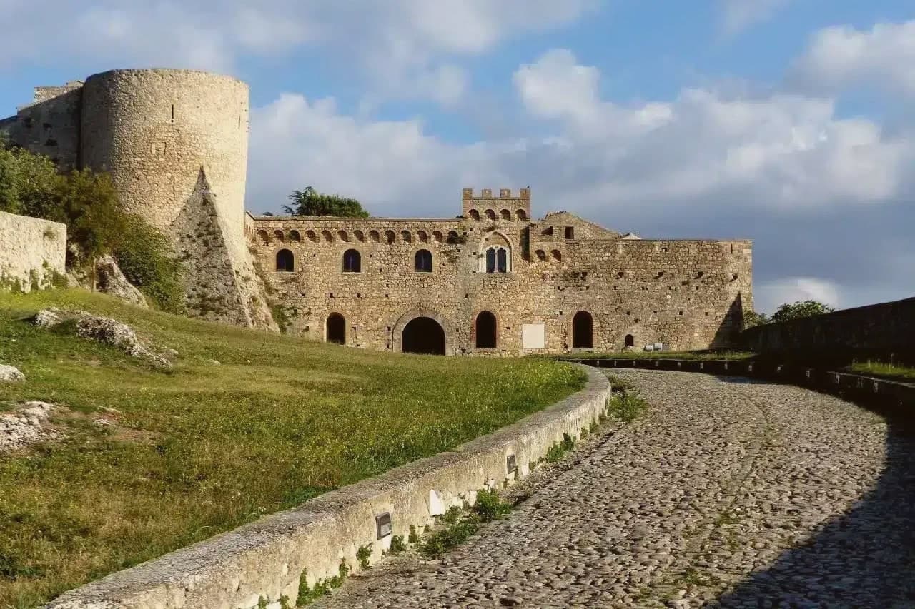 Bovino, photo 1