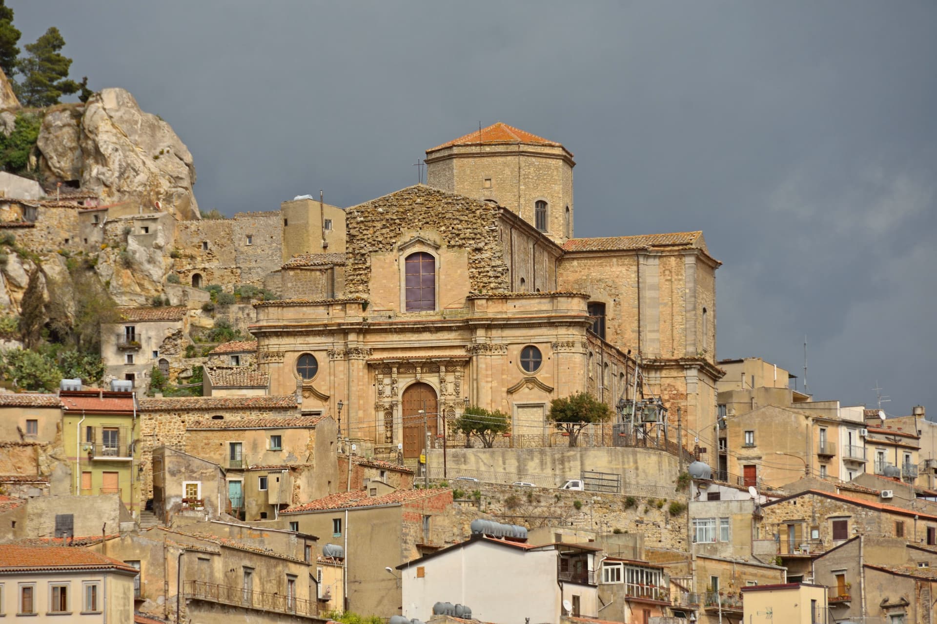 Nicosia, Sicilia