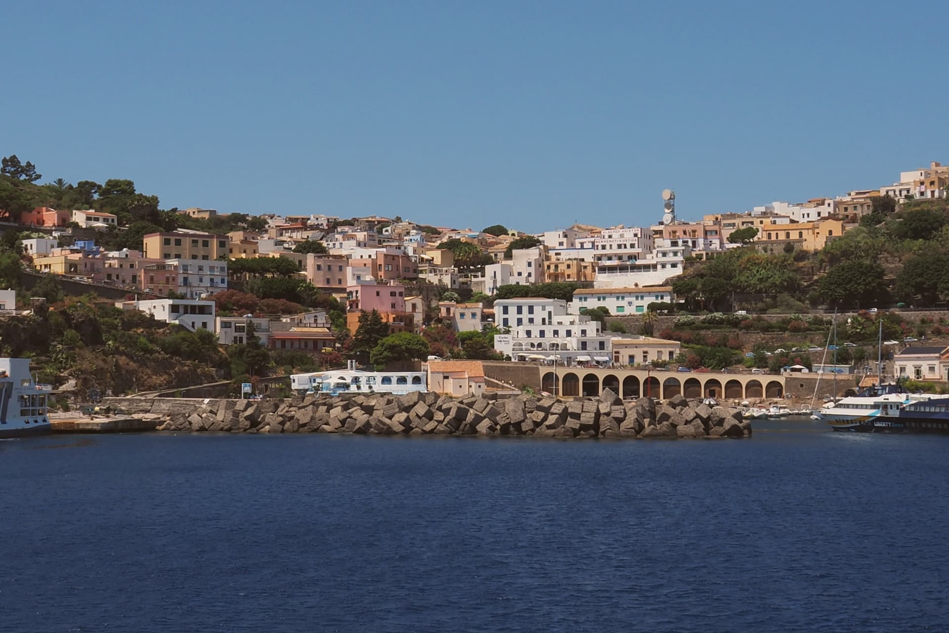 Ustica, photo 1