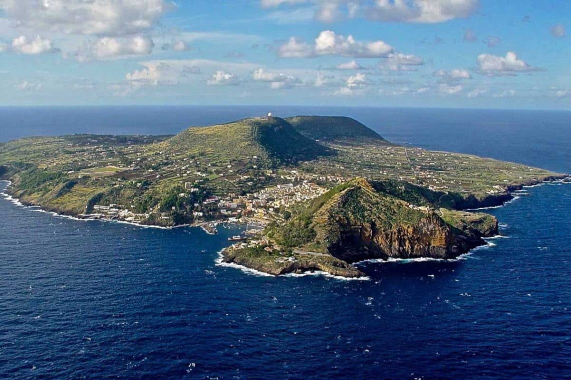 Ustica — photo 2