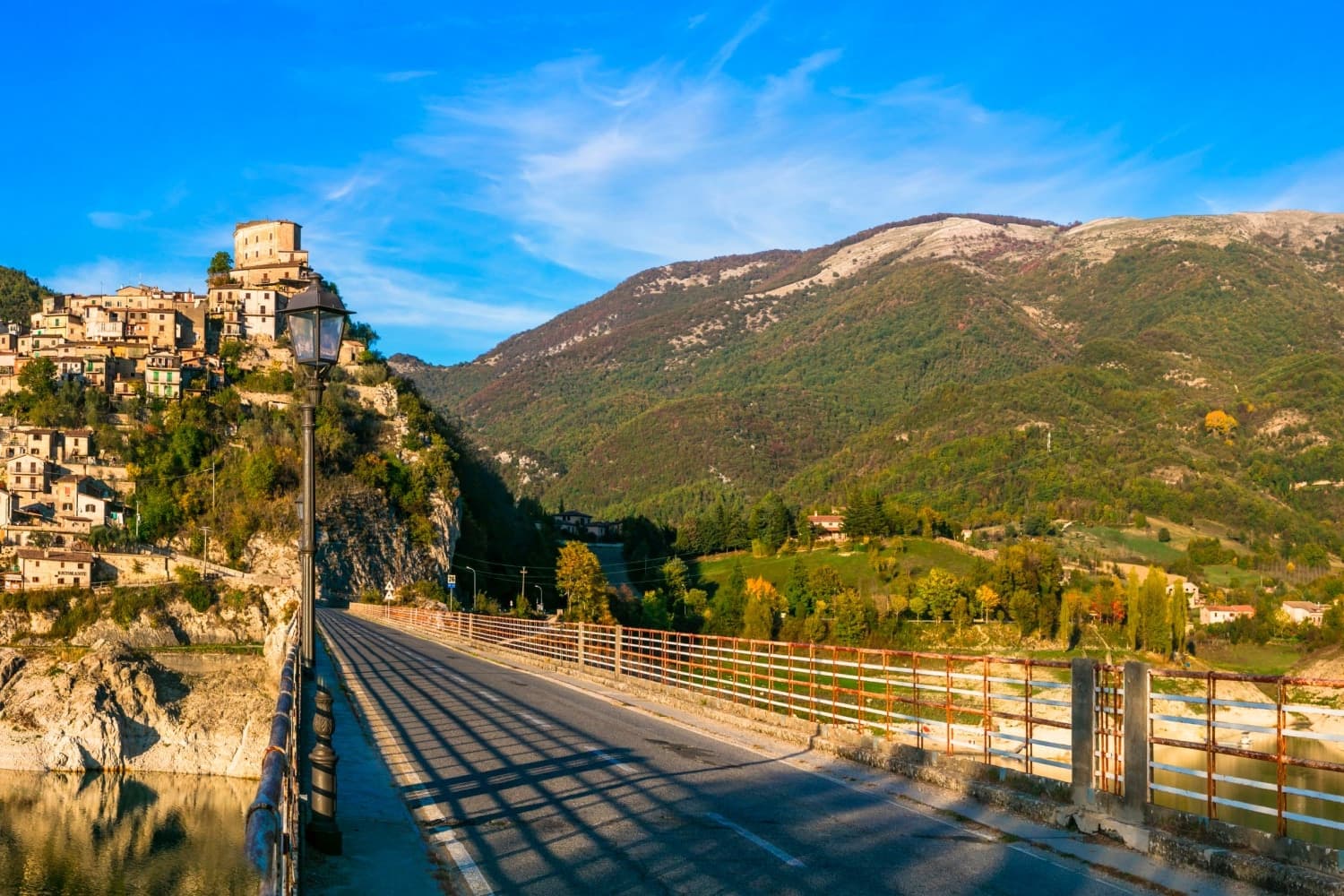 Castel di Tora, photo 2