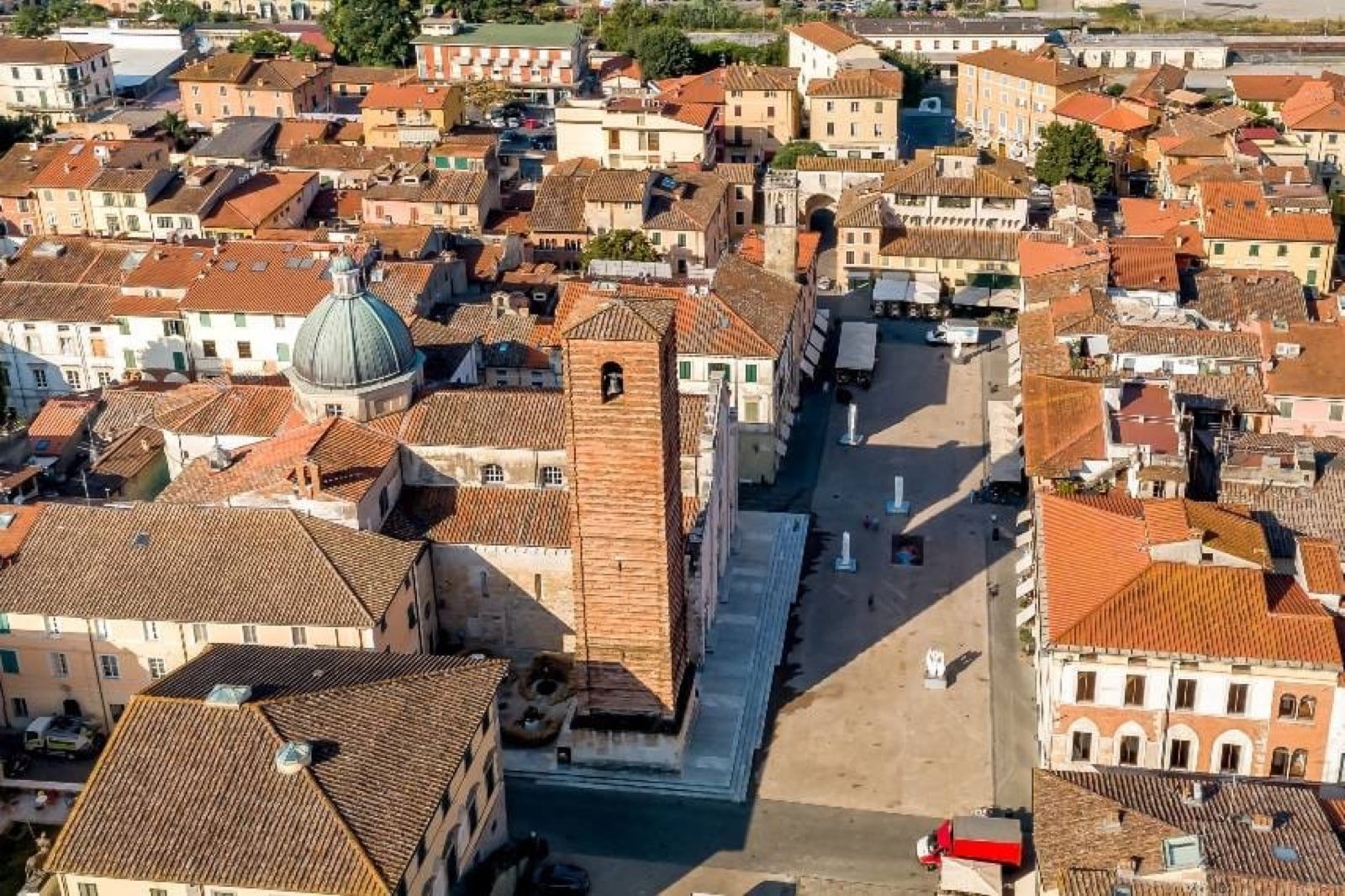 Pietrasanta, where the ambulance station is next to our apartment.